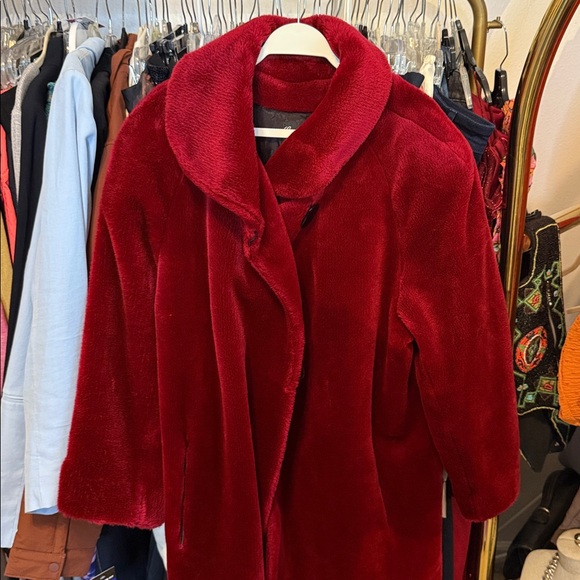 Candace Orig. Red Faux Fur Coat LG - Picture 4 of 10